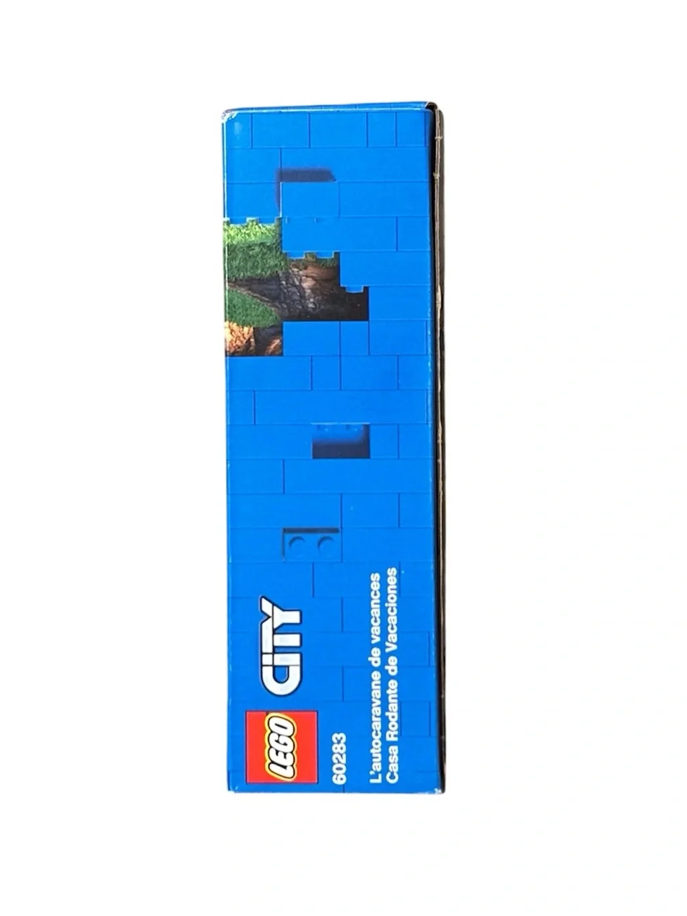 Lego City Holiday Camper Van Set (#60283) - Picture 5 of 6
